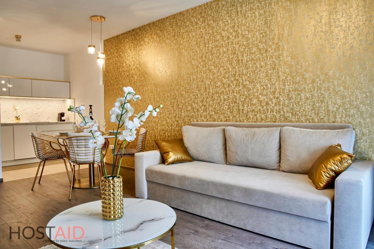 Azur Apartment - Hostaid Siofok Luaran gambar