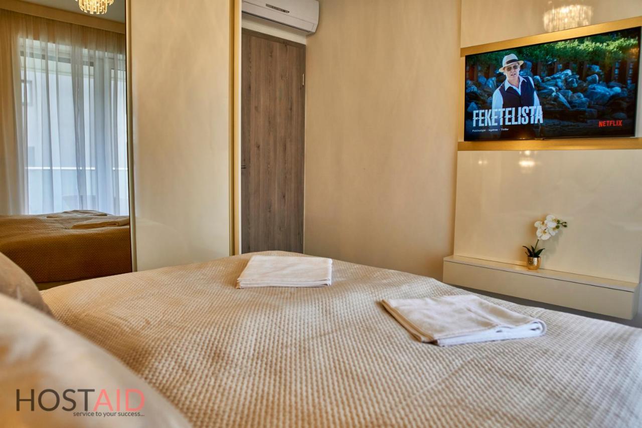 Azur Apartment - Hostaid Siofok Luaran gambar