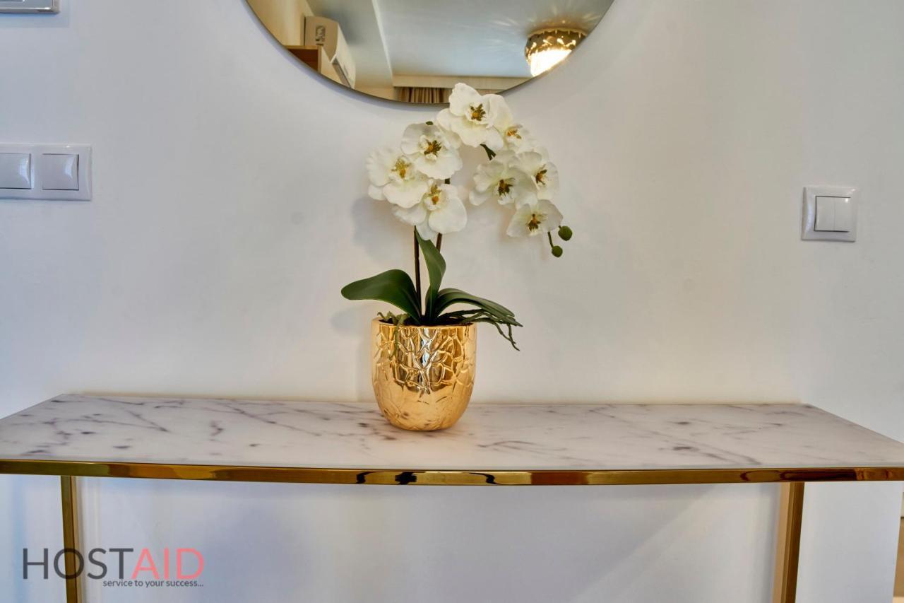 Azur Apartment - Hostaid Siofok Luaran gambar
