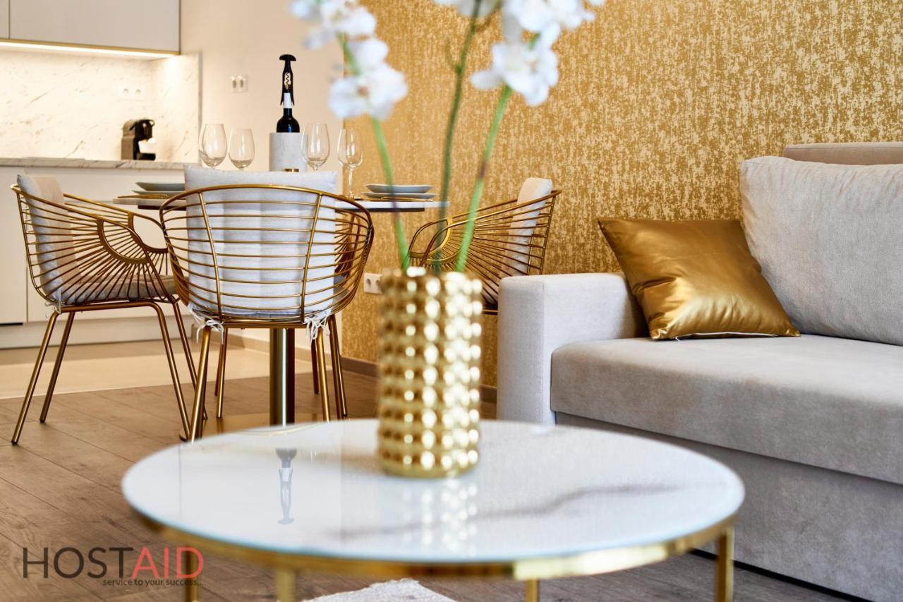 Azur Apartment - Hostaid Siofok Luaran gambar