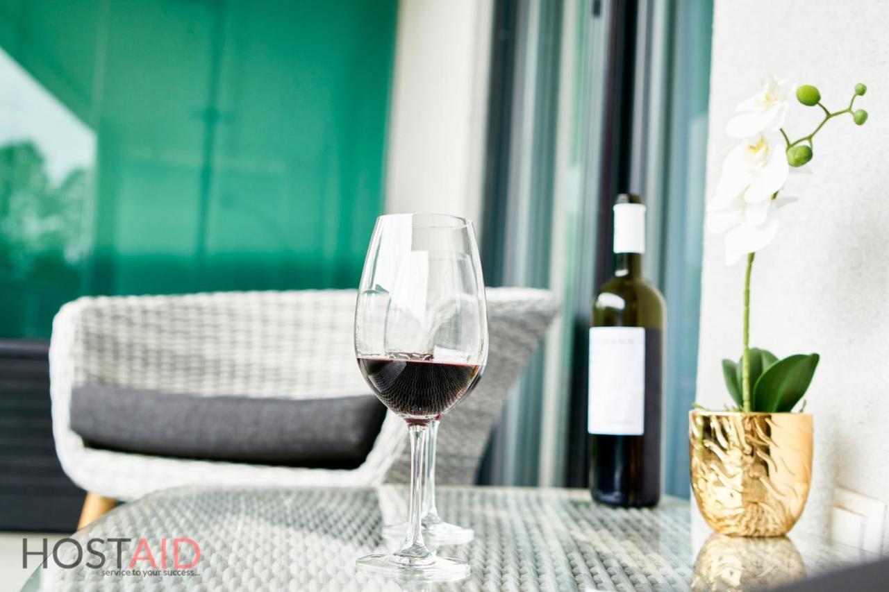 Azur Apartment - Hostaid Siofok Luaran gambar