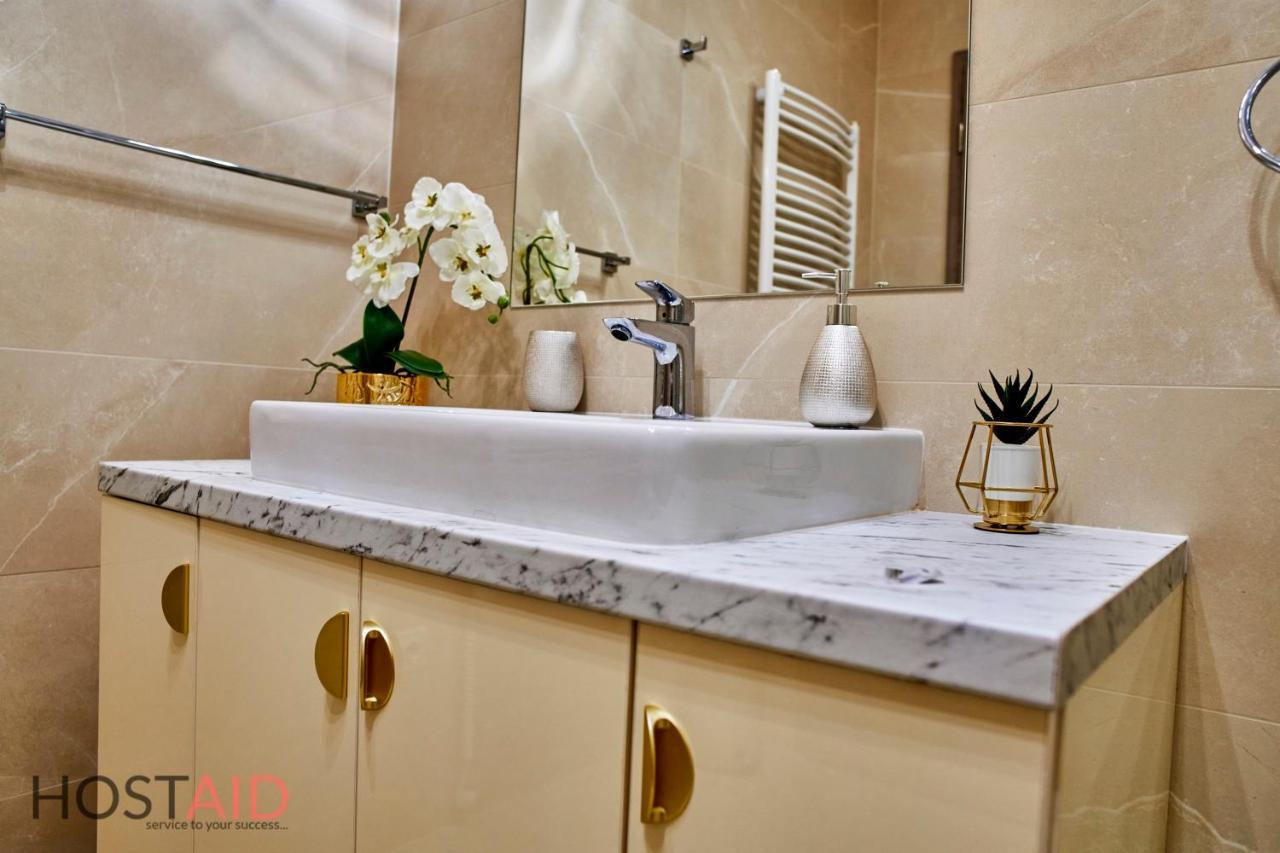 Azur Apartment - Hostaid Siofok Luaran gambar