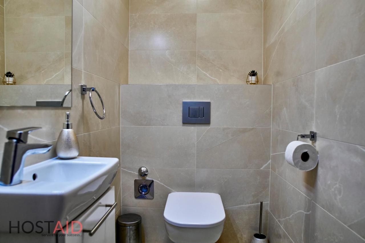 Azur Apartment - Hostaid Siofok Luaran gambar