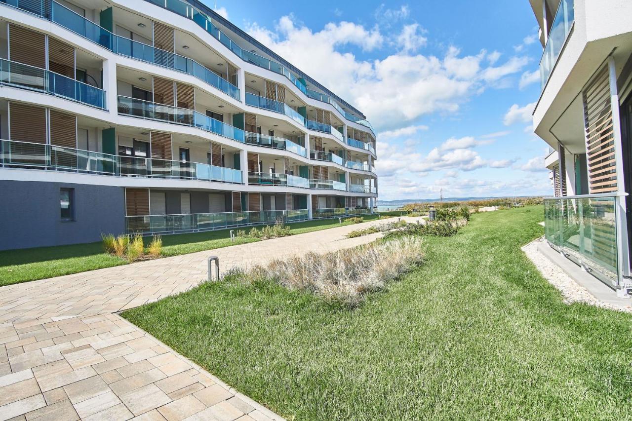 Azur Apartment - Hostaid Siofok Luaran gambar